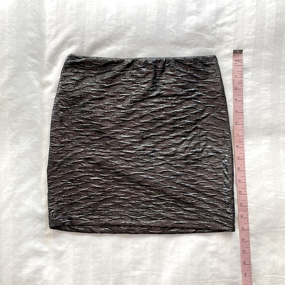 BCBGeneration | Metallic Mini Skirt | XXS - Picture 5 of 7
